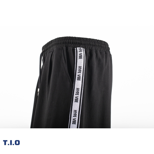 hype track shorts - black