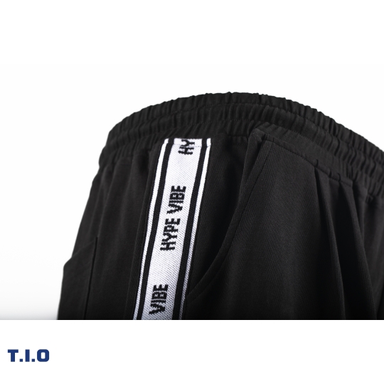 hype track shorts - black